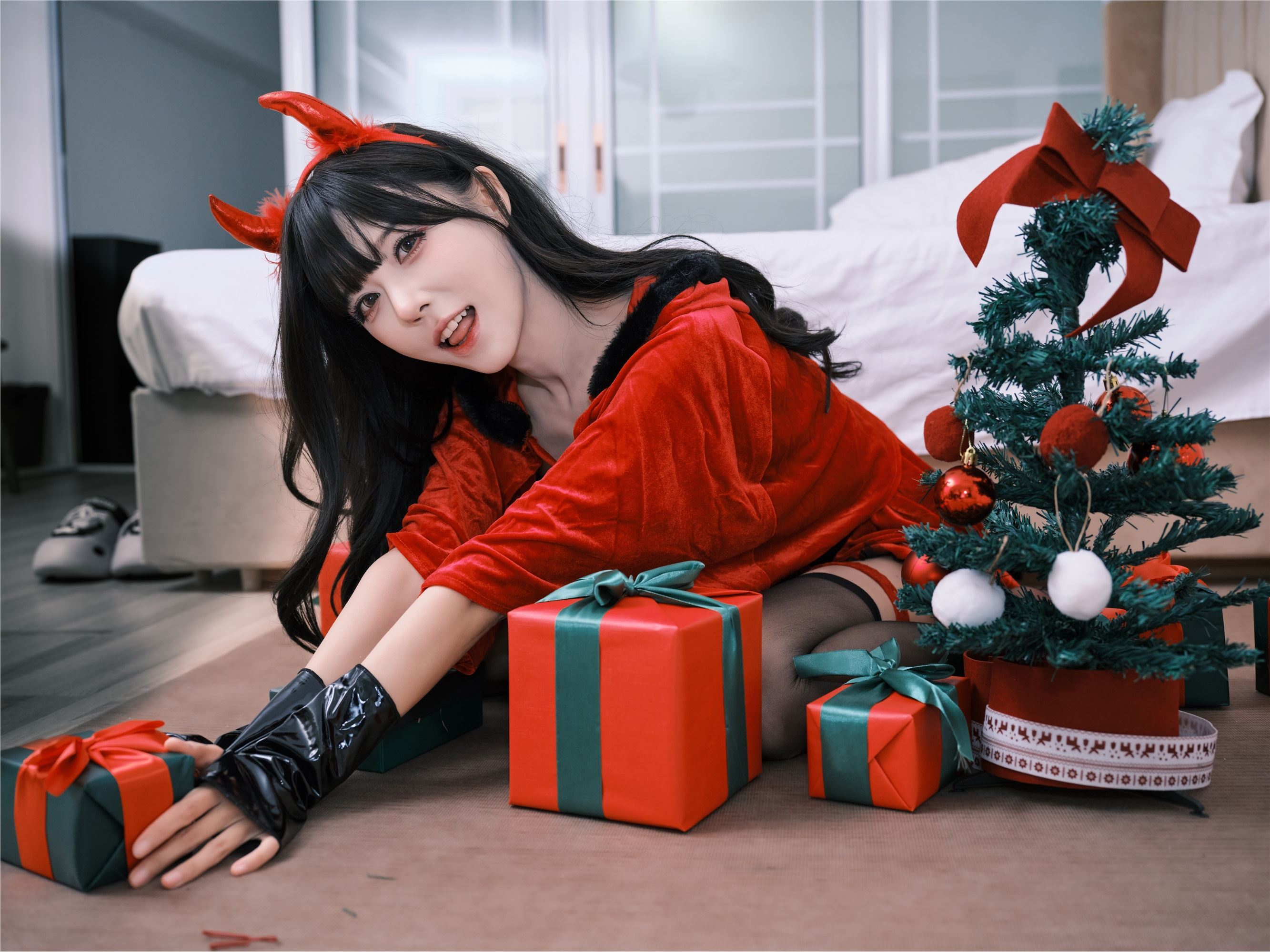 YITUYU艺图语 2025.01.12 小恶魔大闹圣诞 夏树友人帐